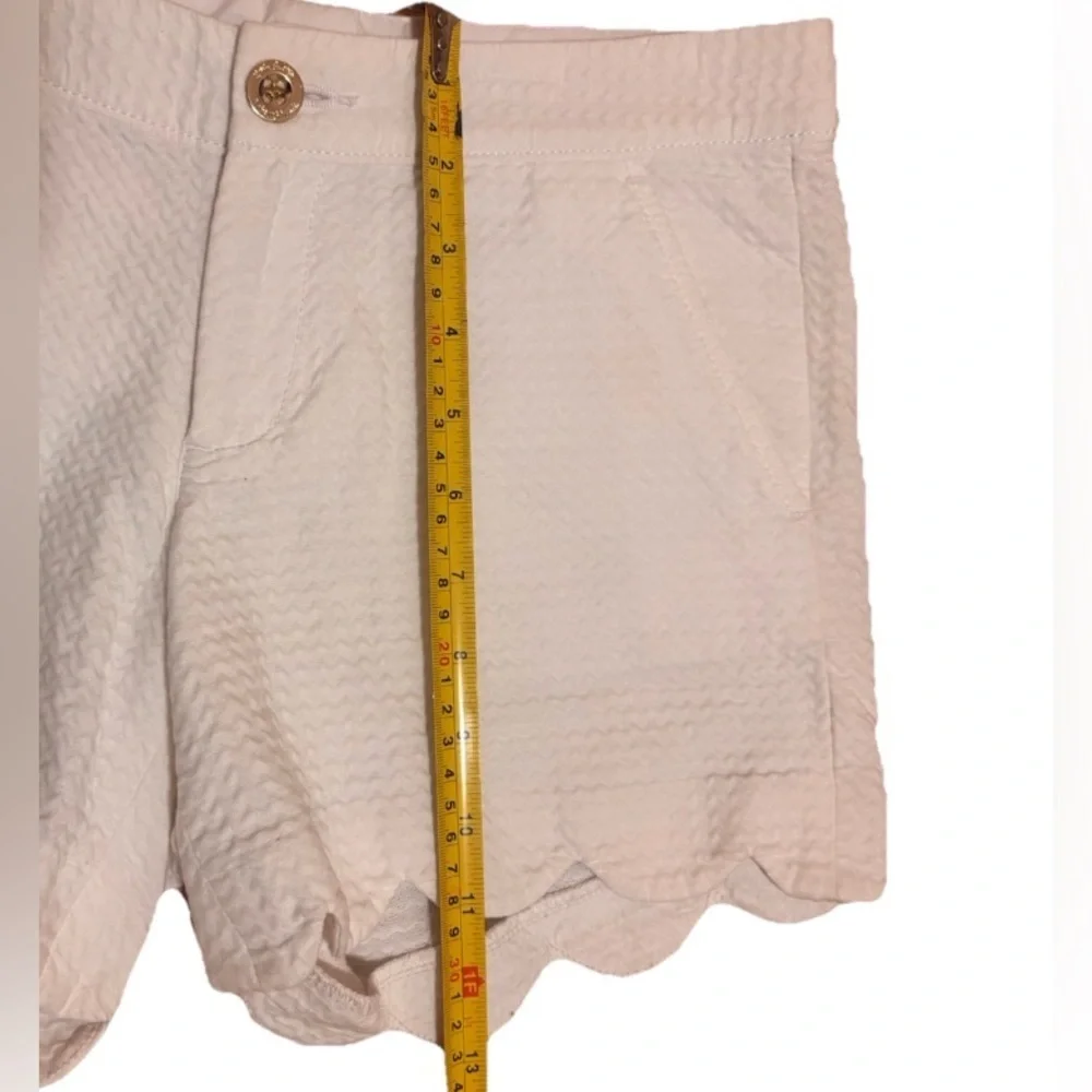 Lilly Pulitzer Womens 00 White Buttercup Scallop Hem Shorts 28 Waist Resort Wear - Picture 8 of 8